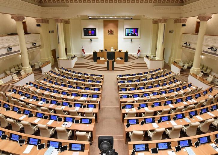 Зал грузинського парламенту