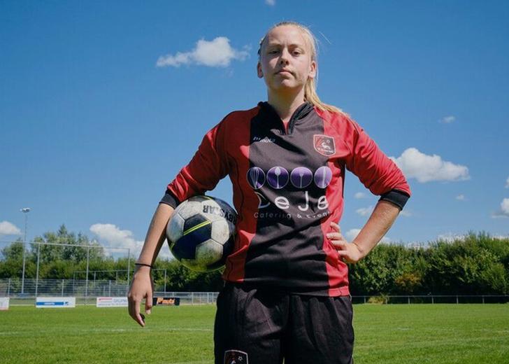 football2-dtf-magazine В Нидерландах девушке впервые разрешили играть за мужской клуб