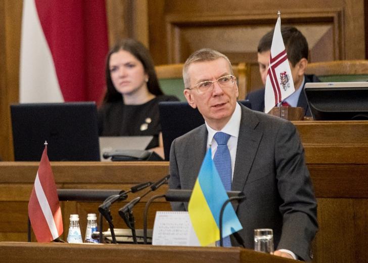 Вперше відкритий гей став президентом країни в ЄС