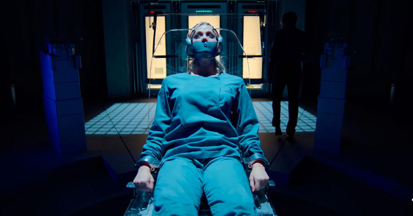 Человек против искусственного интеллекта в первом трейлере фильма Netflix «Тау»