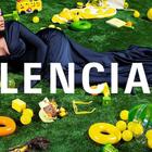 Balenciaga повесил рекламу с Cardi B на Лувр. Вот как это выглядит