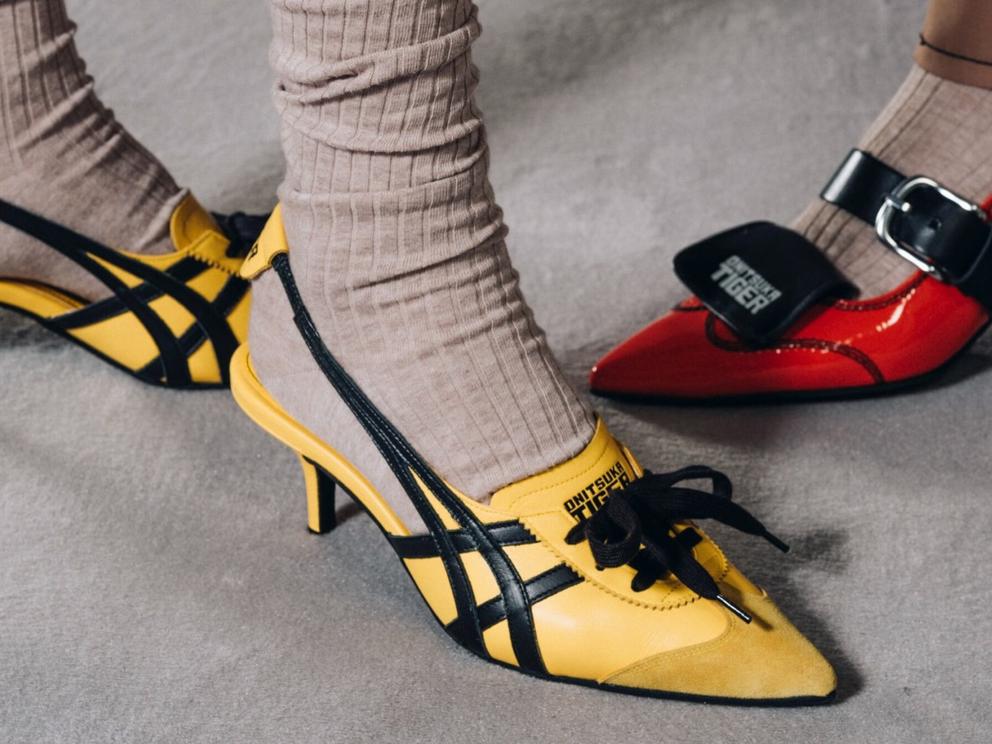 Від нових табі Kiko Kostadinov до колаборацій з PUMA та adidas. 10 найпримітніших пар взуття з Тижнів моди 