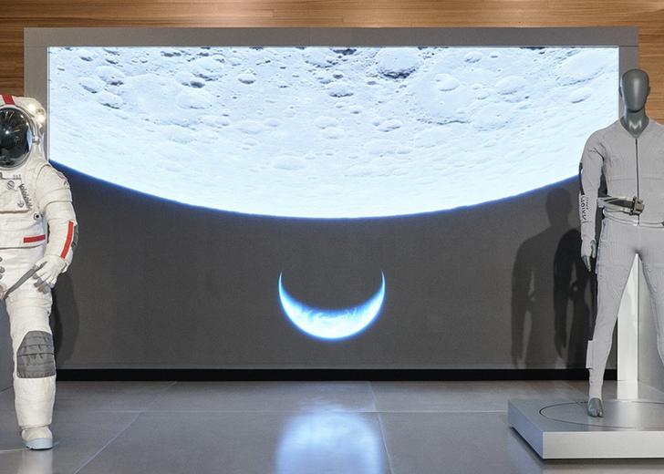 Нові спецкостюми Prada та Axiom Space