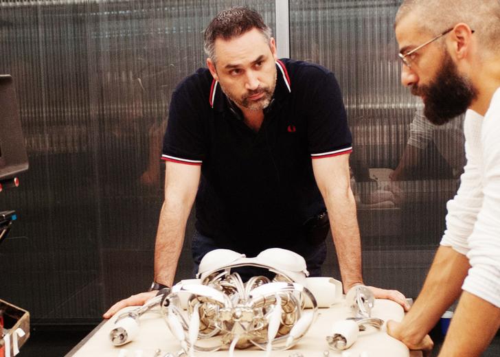 Алекс Ґарленд на зніманні Ex Machina