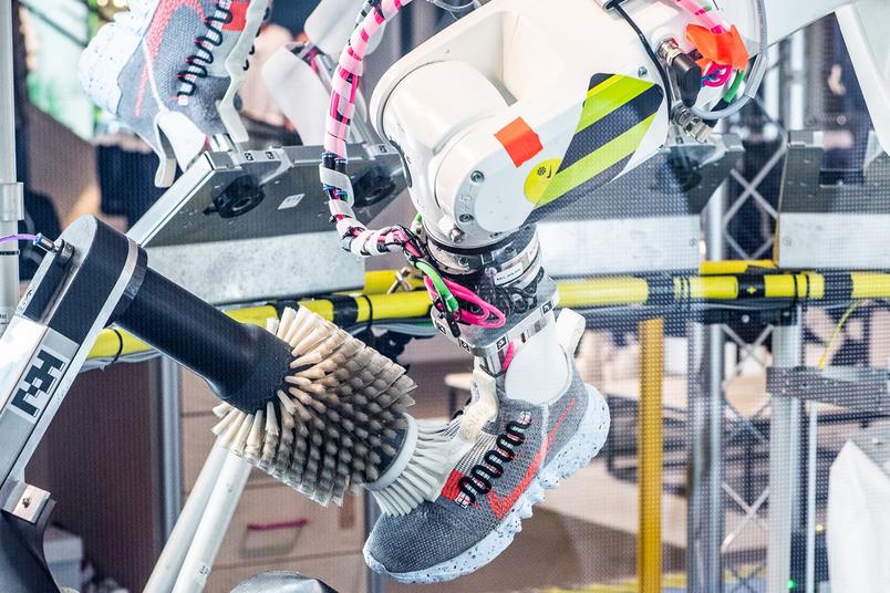 nike-sneakers-robot-dtf-magazine-5