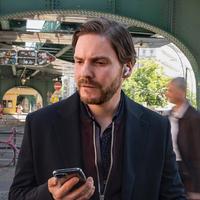 Данієль Брюль: «Дакота Фаннінг називає мене „Негативос Деструктивос“»