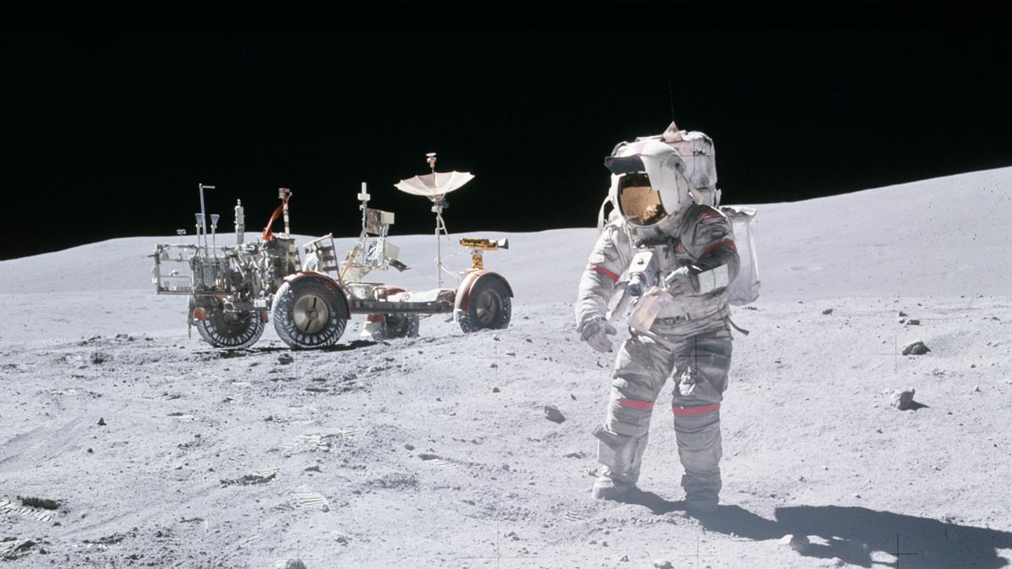 apr18-20-nasa-apollo-proj-archive-01 В Киеве пройдет конференция о науке и технологиях