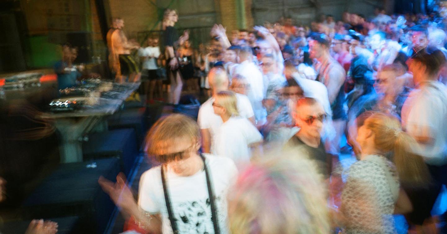 #PlasticFreeParty: Более 1500 диджеев призвали отказаться от пластика