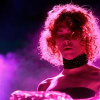 Слушайте новый посмертный трек SOPHIE, записанный с продюсером Jlin
