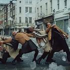 Смотрите новый танцевальный кампейн Burberry