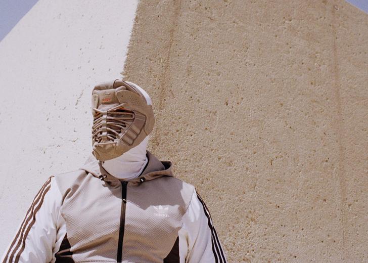sneaker-mask-dtf-magazine C ног на голову: Знакомьтесь с дизайнером, который превращает кроссовки в маски