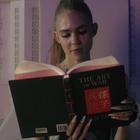 «Искусство войны»: Слушайте новый сингл Grimes и смотрите клип