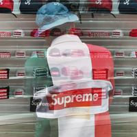 Как клон Supreme захватывает мировой рынок и почему американский бренд не может его остановить