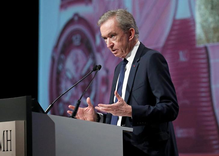 arnault-vs-thunberg-dtf-magazine «Она ничего не предлагает»: Владелец Louis Vuitton и Dior раскритиковал Грету Тунберг
