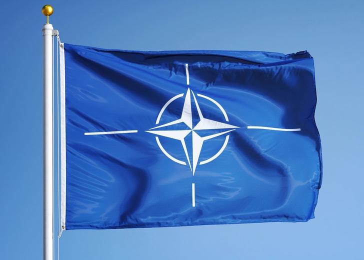 nato-air-dtf-magazine Україна просить НАТО закрити повітряний простір над країною. Як долучитись і підписати петицію