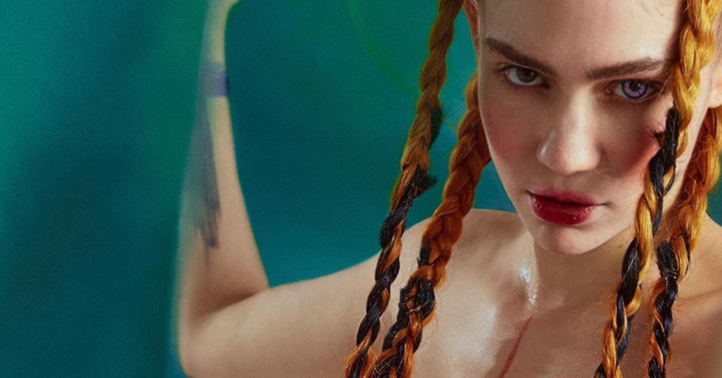 Grimes рассказала о своей беременности. Инстаграм удалил ее пост