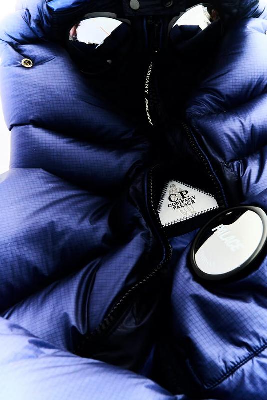 palace-cpcompany-dtf-magazine-8 Текстура пуховика з колекції Palace