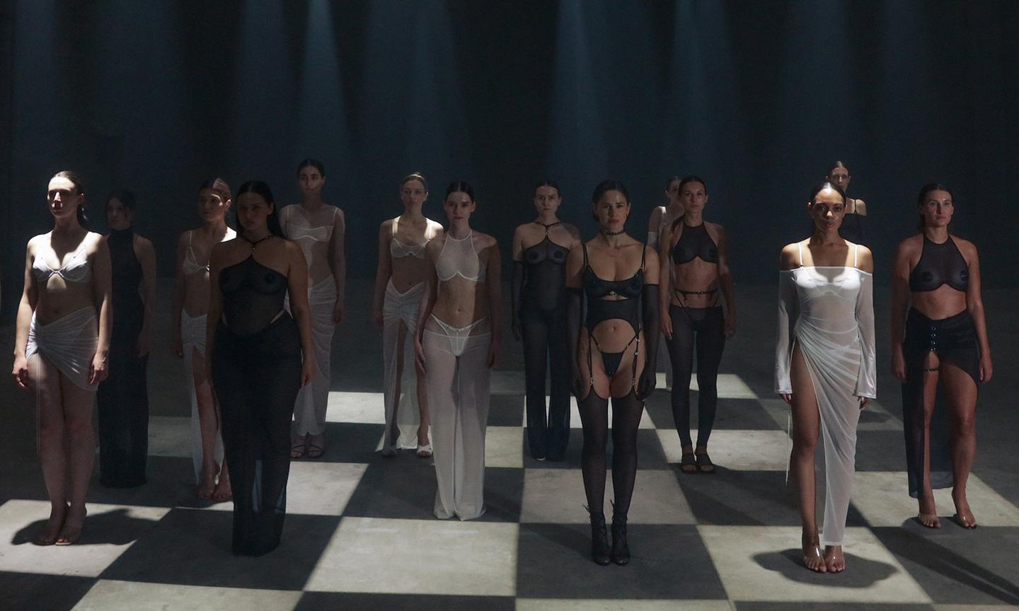 new-anoeses-dtf-magazine Колекція Anoeses QUEEN'S GAME