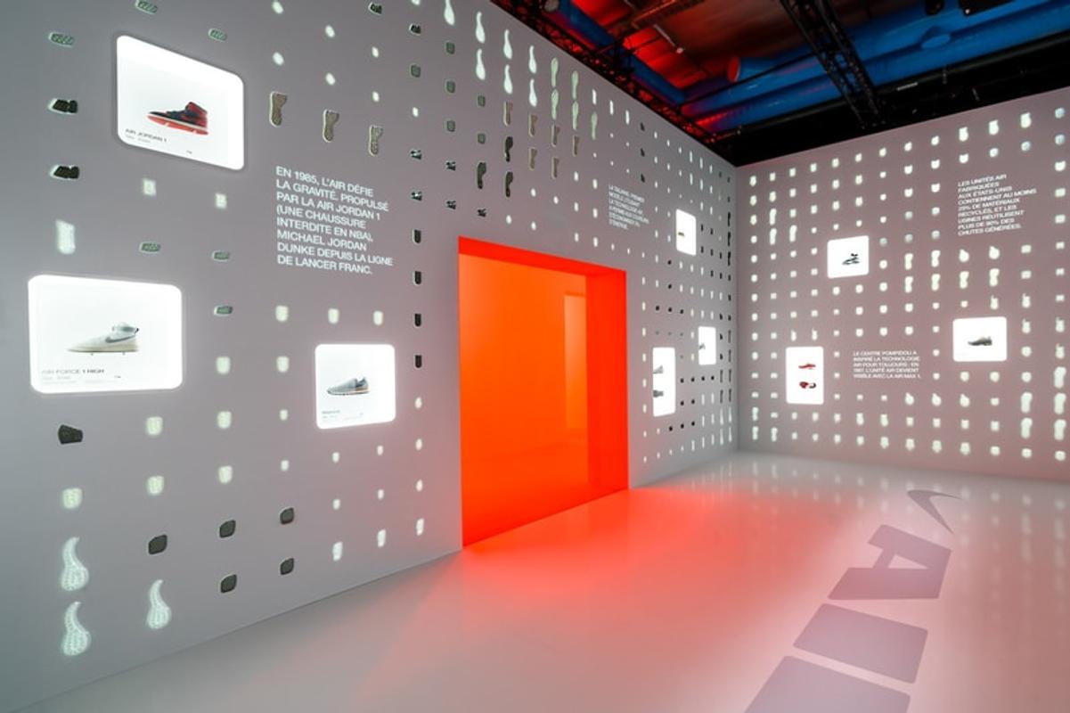 nike-pompidu-exh-dtf-magazine3