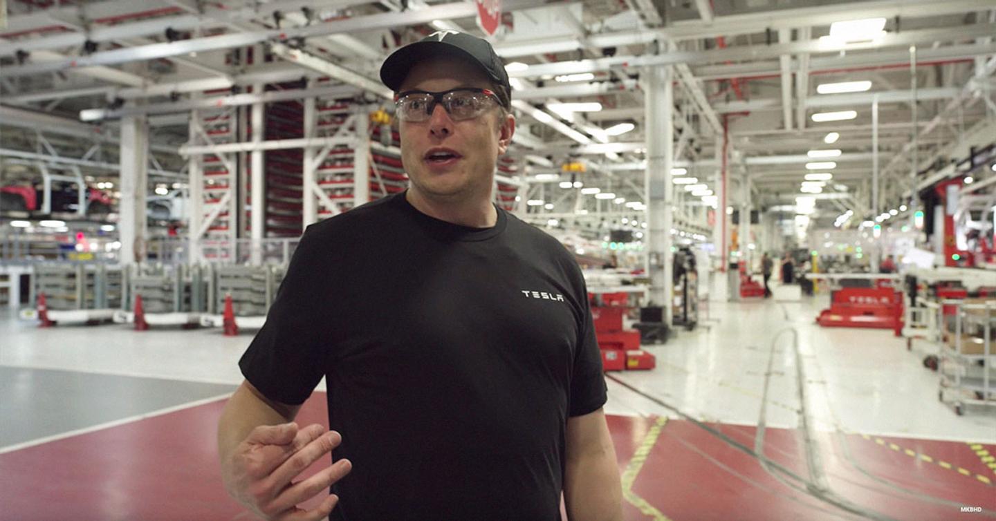 Смотрите эксклюзивную экскурсию по фабрике Tesla от Илона Маска