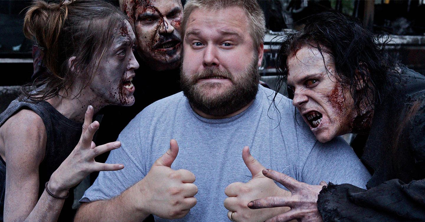 robert-kirkman-pre-apo-dtf-magazine-cover Автор «Ходячих мертвецов» одновременно снимет несколько сериалов о предапокалипсисе