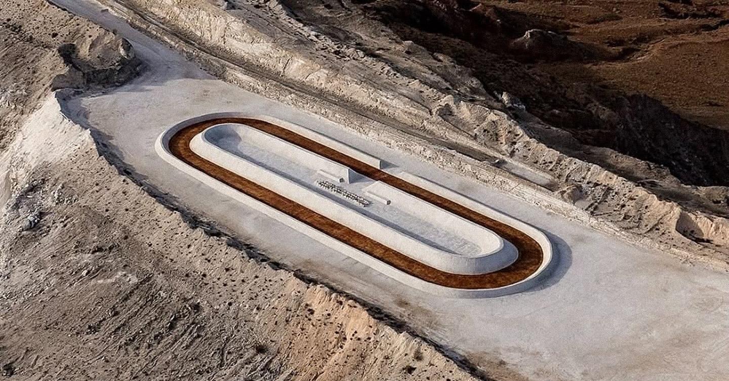 adidas-desert-track-cover-dtf-magazine Біговий трек adidas на території гіпсової шахти