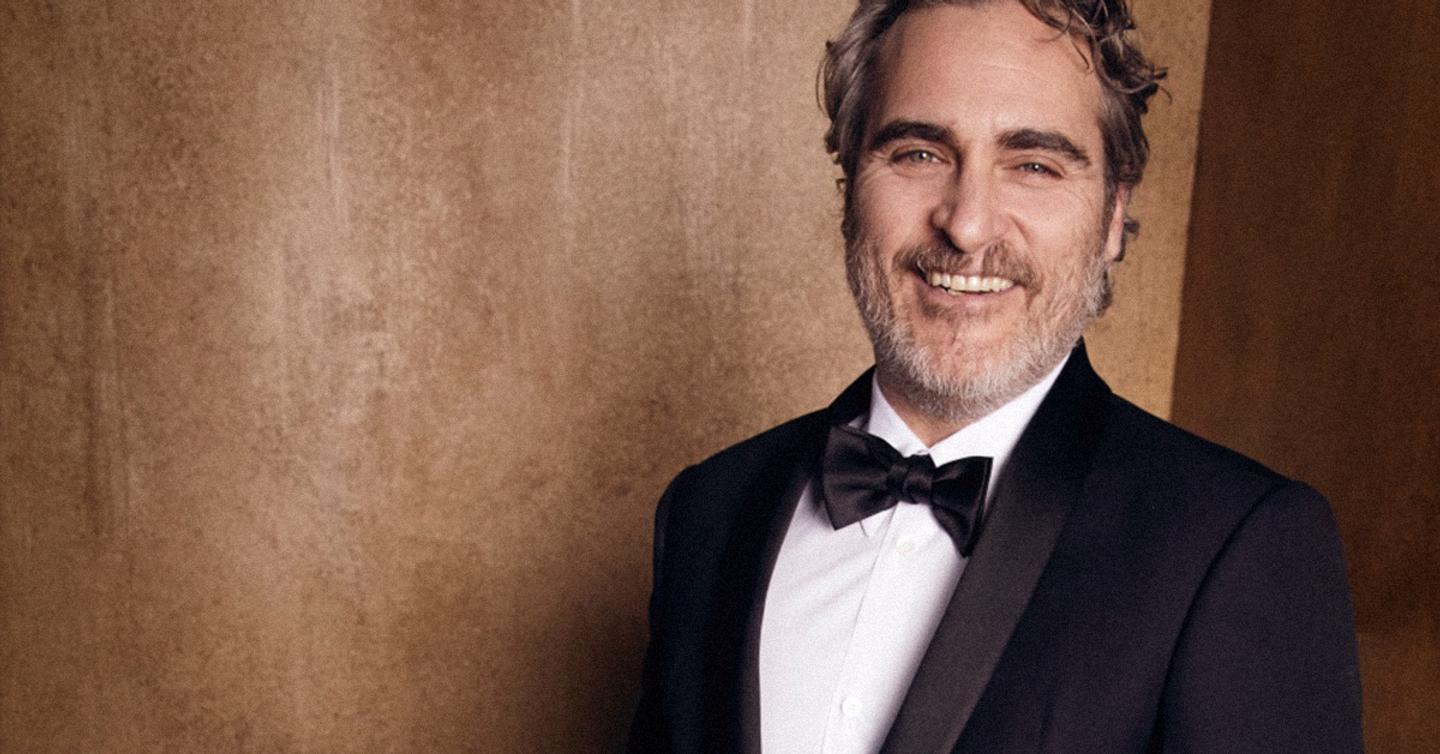 joaquin-suit-dtf-mafazine Хоакин Феникс пообещал ходить в одном костюме для защиты окружающей среды