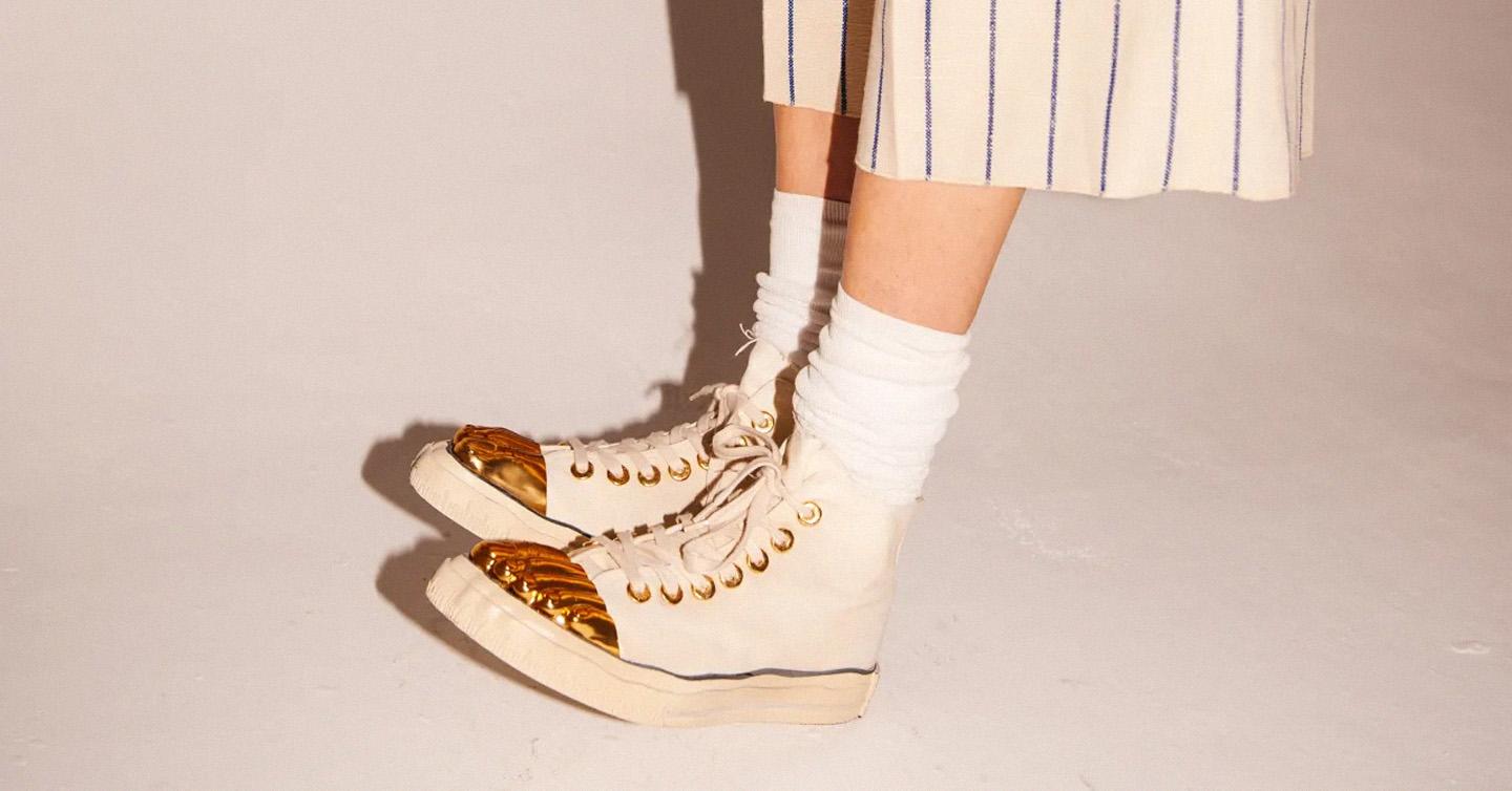 schiaparelli-sneakers-cover-dtf-magazine Кросівки Schiaparelly Gold Toe Sneakers