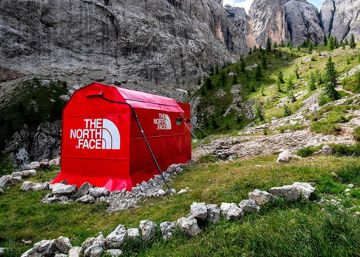 Поп-ап стор в горах и знаковые вещи альпинистов в честь 50-летия The North Face