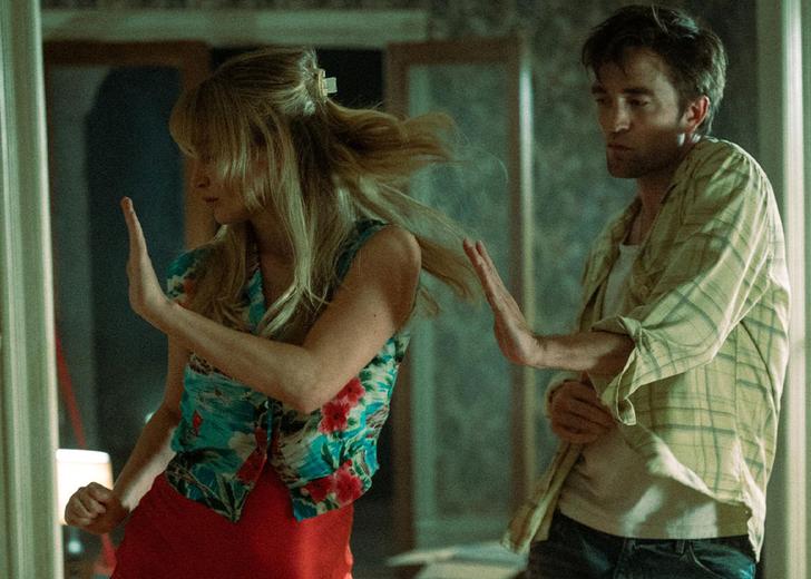 diemylove-lawrence-pattinson-dtf-magazine (1) Кадр з фільму «Помри, моє кохання»