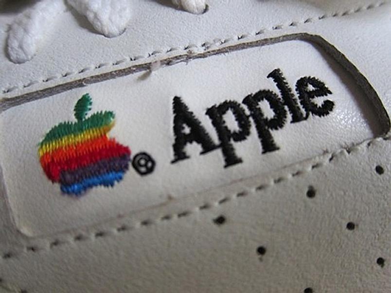 apple_sneakers_from_90s_2
