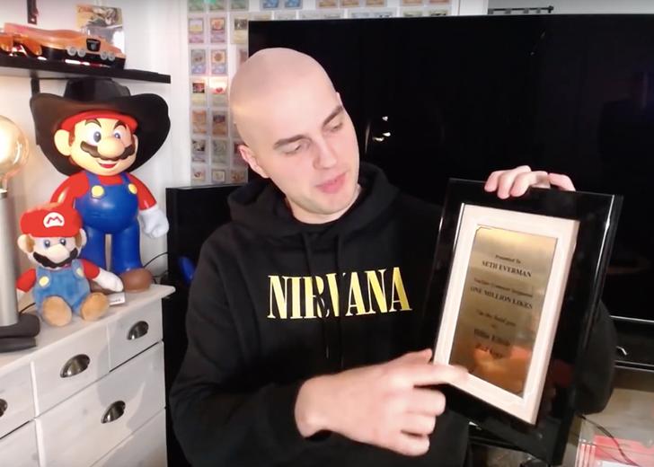 bald-guy-dtf-magazine YouTube впервые наградил пользователя за комментарий