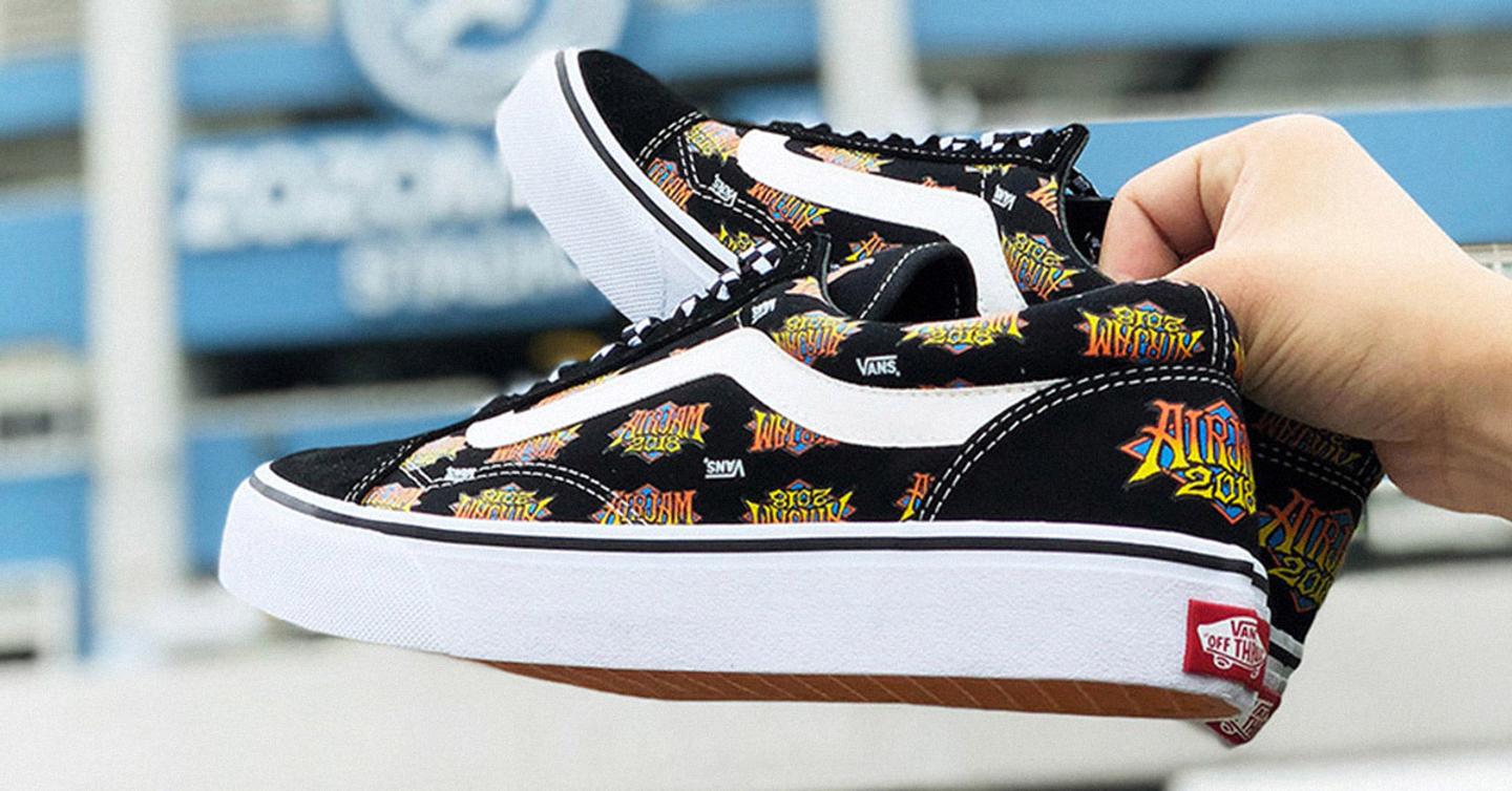 Новый челлендж: Зачем люди подбрасывают в воздух кеды Vans