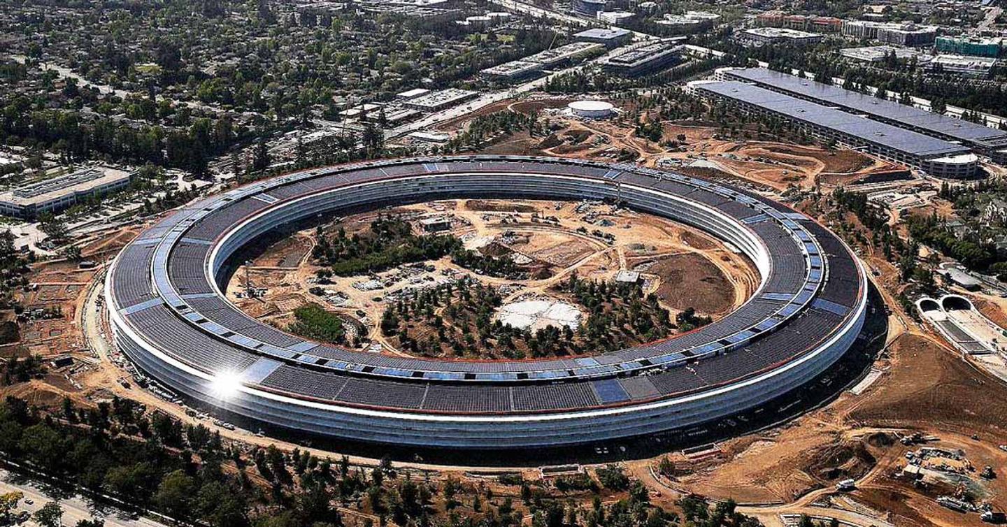 Сотрудники Apple врезаются в стены нового кампуса