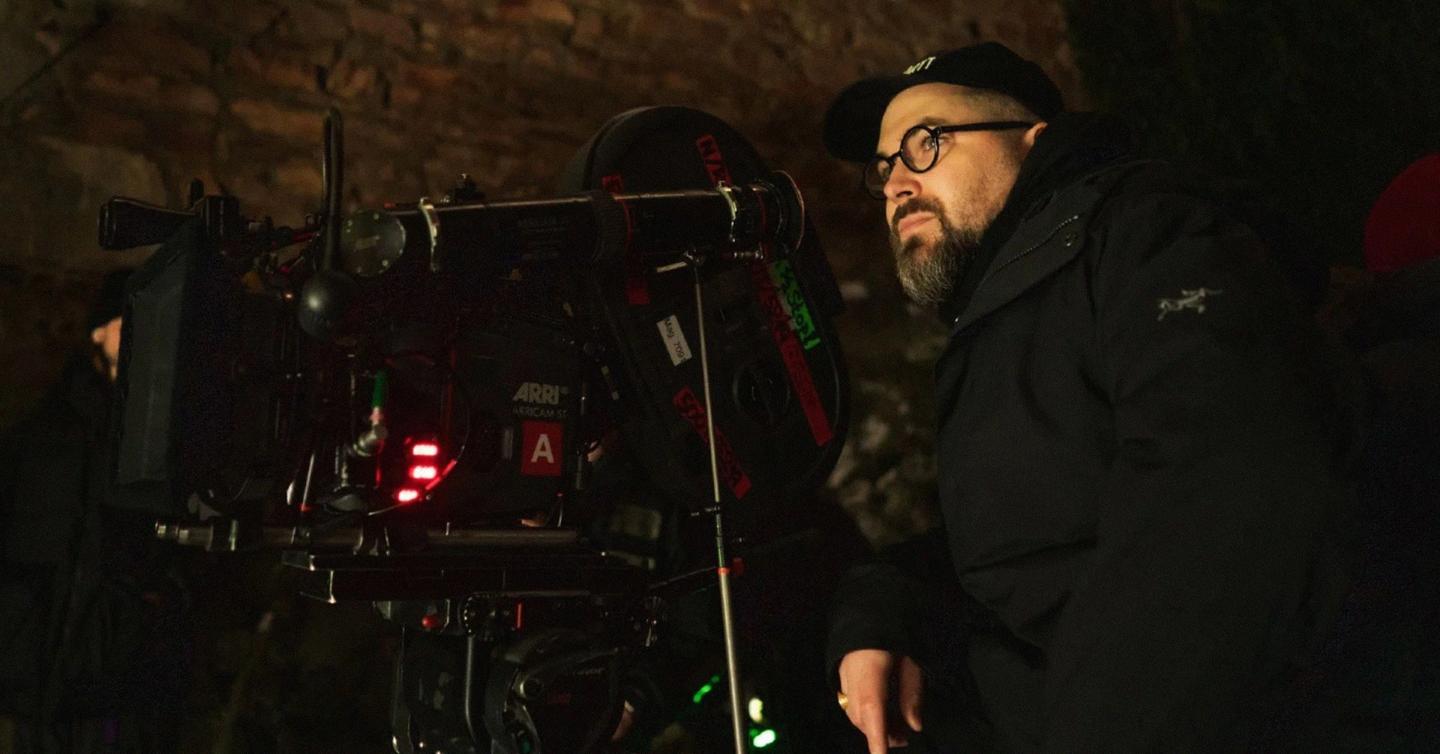 robert-eggers-dikkins-carol-song-dtf-magazine Режисер Роберт Еґґерс на знімальному майданчику