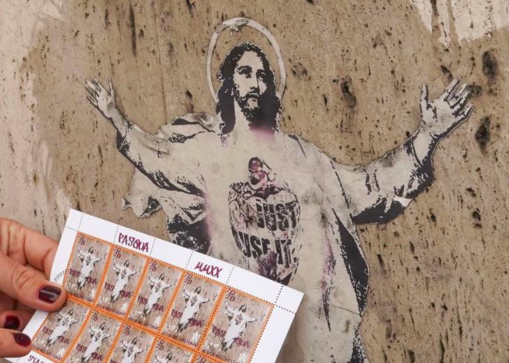 Уличная художница судится с Ватиканом. Там незаконно использовали ее рисунок