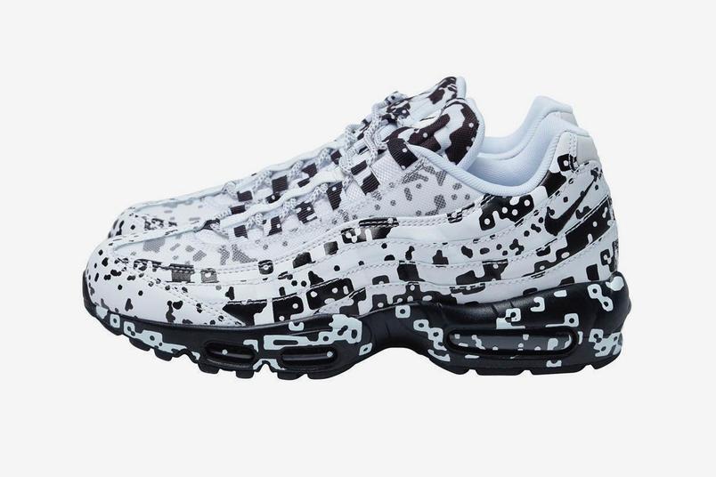 https---hypebeast.com-image-2019-01-cav-empt-nike-capsule-air-max-95-full-look-008
