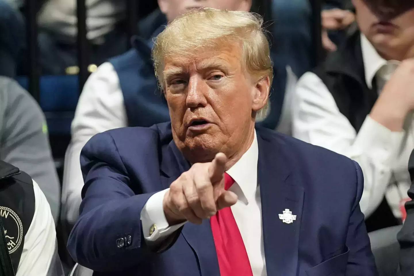 Дональд Трамп зафандрейзив 4,18 млн доларів за один день. Зокрема й завдяки продажам мерчу