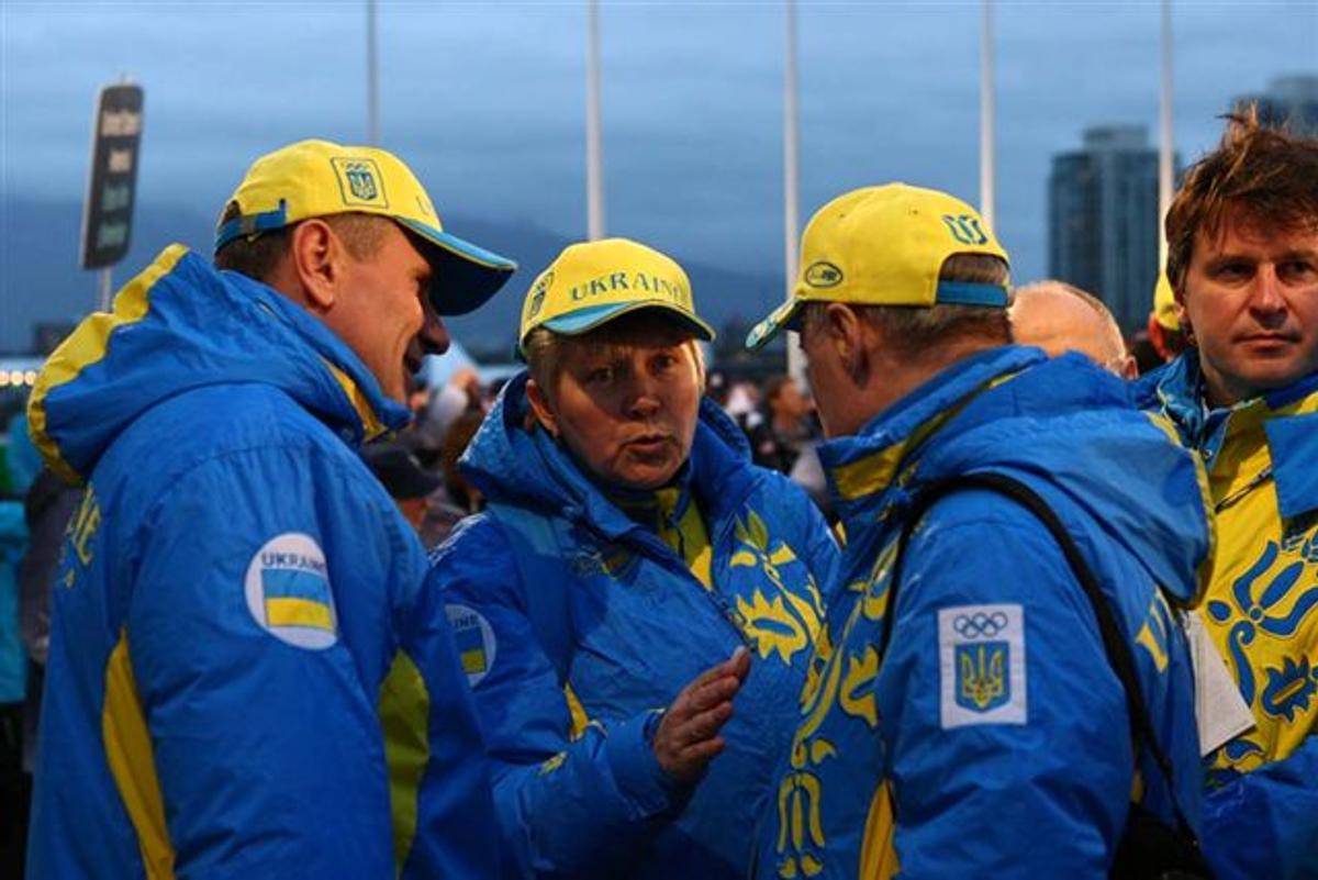Церемонія підняття українського прапору в Олімпійському селищі Ванкувера (11 лютого 2010 року)-4010