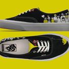 Гонконг против Vans: За что бойкотируют бренд и выбрасывают его кеды