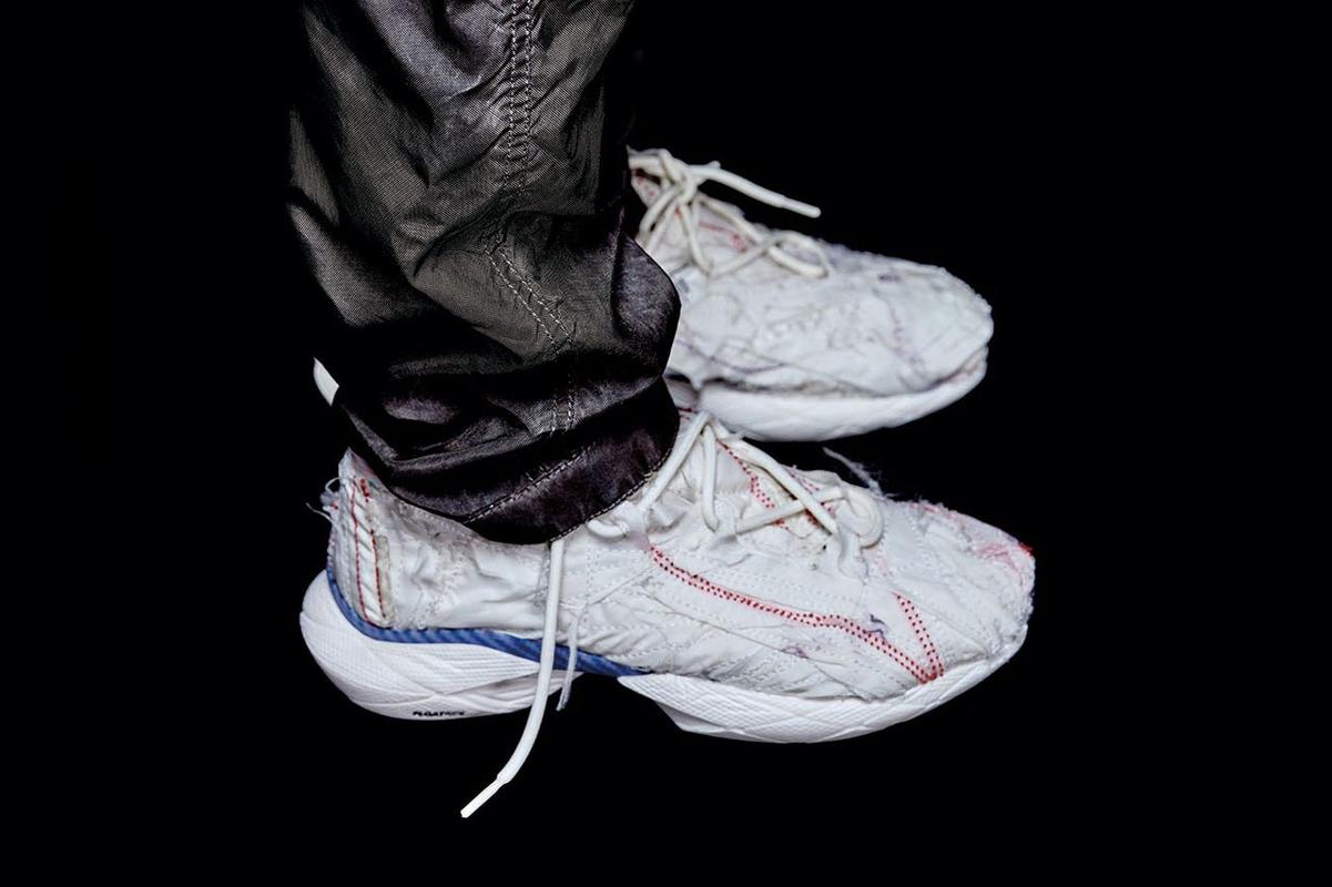 kanghyuk-reebok-shoes-dtf-magazine-2