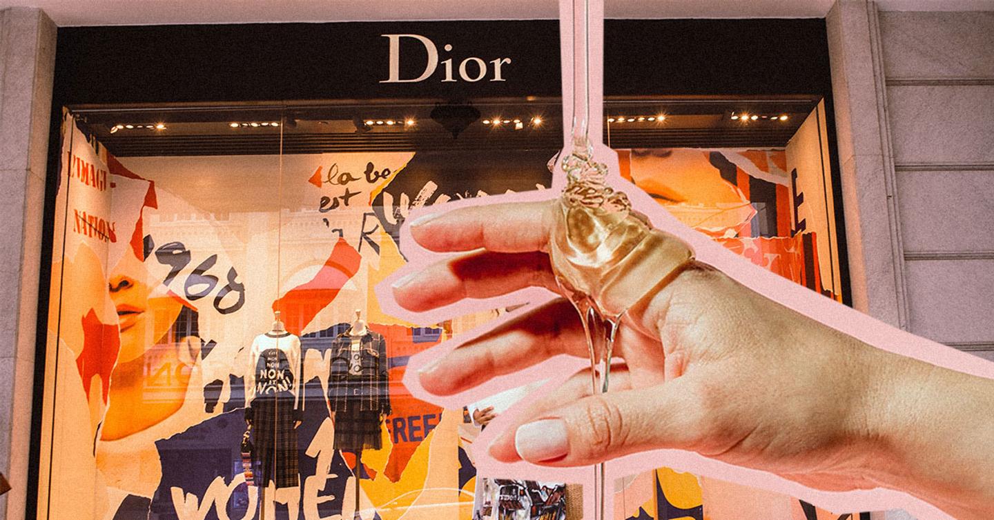 Теперь заводы Dior и Givenchy создают антисептик вместо парфюмов