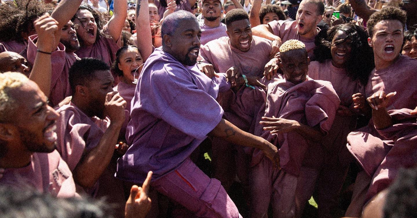 kanye-coachella-sunday-service-3-cover-d-dtf-magazine Новые треки, танцы и слезы: Как прошло выступление Канье Уэста на «Коачелле»