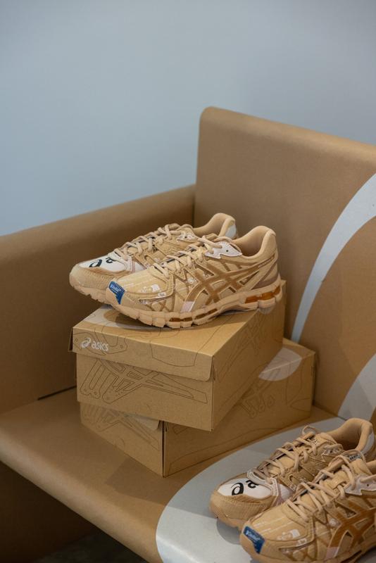 asics-doublet-dtf-magazine-4 Коробку з колаборації ASICS та Doublet прикрасили елементами ASICS GEL-Kayano 20