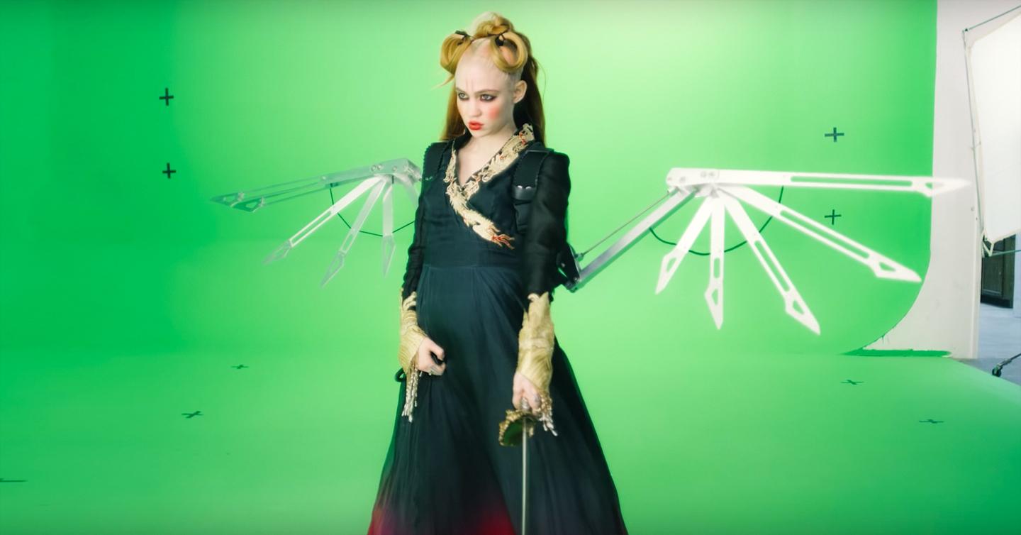 Grimes судитиметься з Ілоном Маском
