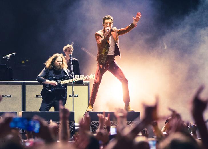 The Killers запросили на сцену росіянина на виступі в Грузії. Їх освистали