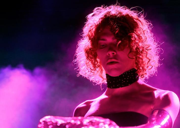 Слушайте новый посмертный трек SOPHIE, записанный с продюсером Jlin