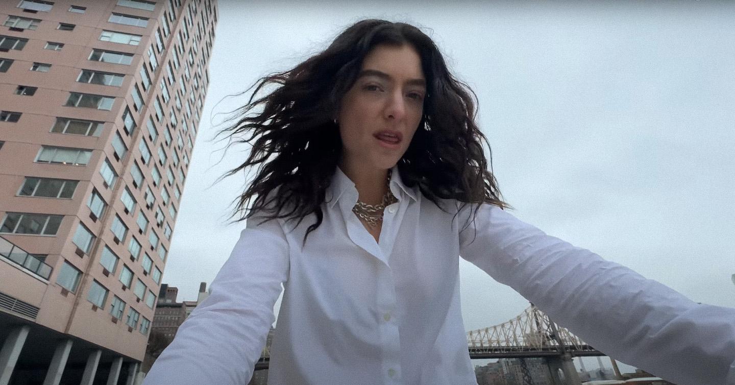 Lorde випустила трек What Was That