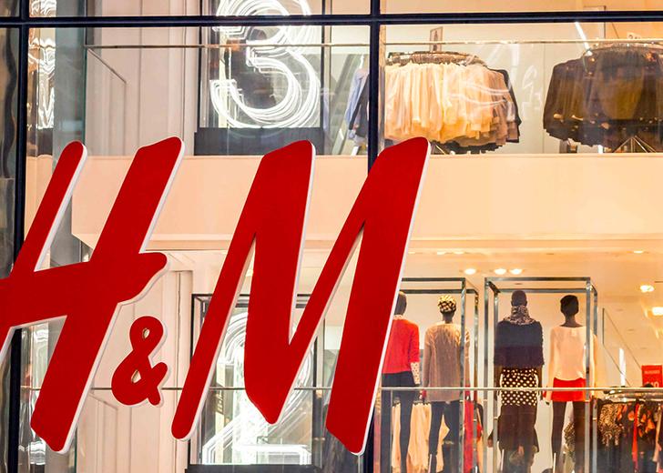 В Китае призывают бойкотировать H&M. Все из-за отказа от хлопка из местной провинции
