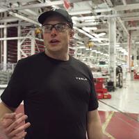 Смотрите эксклюзивную экскурсию по фабрике Tesla от Илона Маска